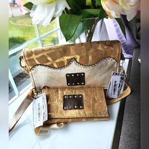Keep It Gypsy Maxine Gold Womens Bag Purse Clutch Wallet Crossbody Wrist Set New